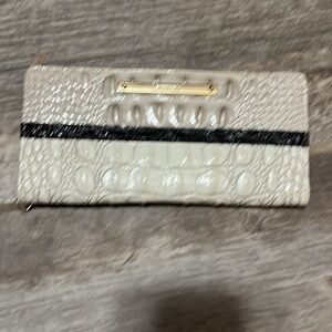 Brahmin wallet